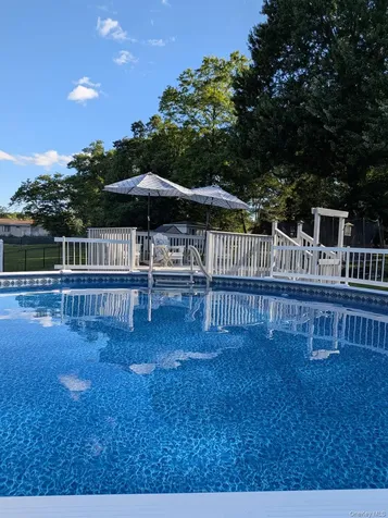 6 Barry Court Valley Cottage NY 10989