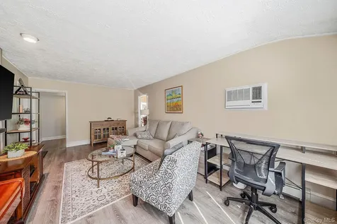 47 Fox Lane Shoreham NY 11786