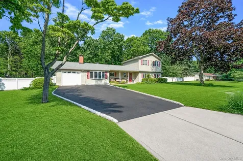 47 Fox Lane Shoreham NY 11786