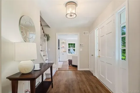 14 Briarwood Lane Pleasantville NY 10570