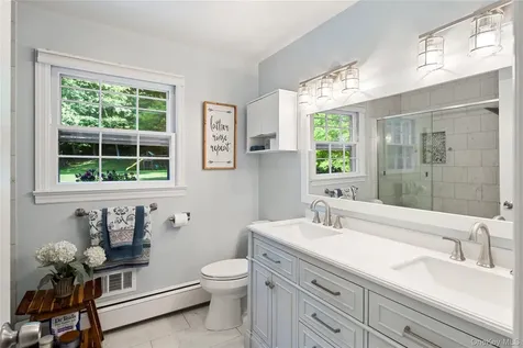 14 Briarwood Lane Pleasantville NY 10570