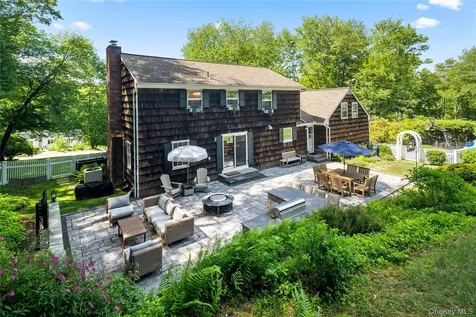 14 Briarwood Lane Pleasantville NY 10570