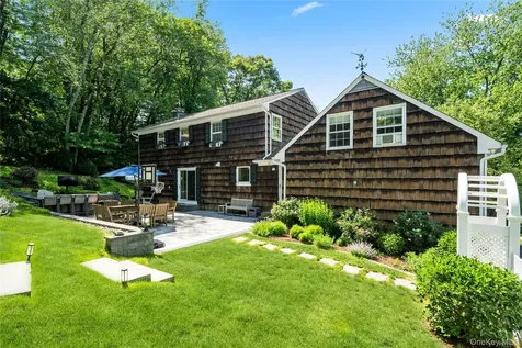 14 Briarwood Lane Pleasantville NY 10570