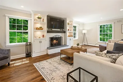 14 Briarwood Lane Pleasantville NY 10570