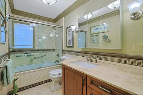 72 Brookfield Road Mount Vernon NY 10552