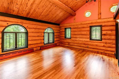24 Tanis Hollow Road Woodstock NY 12498