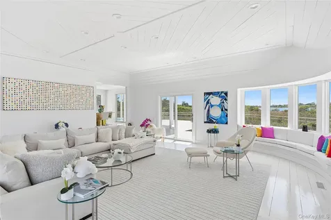 64 W End Road East Hampton NY 11937
