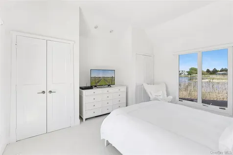 64 W End Road East Hampton NY 11937