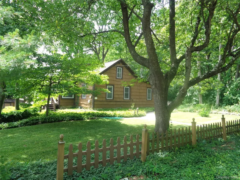 7 Holm Run Pawling NY 12564