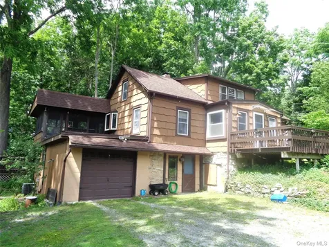 7 Holm Run Pawling NY 12564