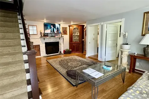 7 Holm Run Pawling NY 12564
