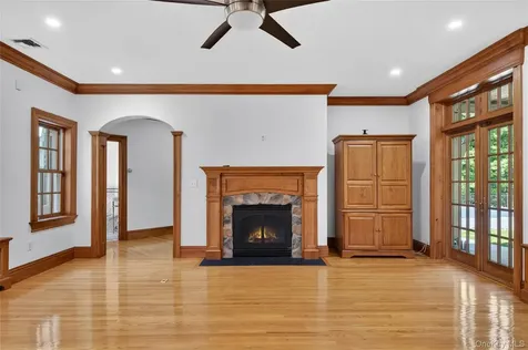 10 Greenwich Avenue Central Valley NY 10917