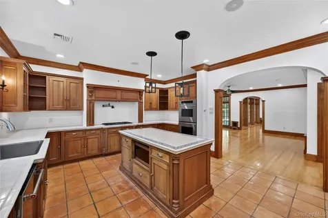 10 Greenwich Avenue Central Valley NY 10917