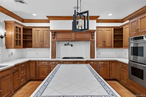 10 Greenwich Avenue Central Valley NY 10917