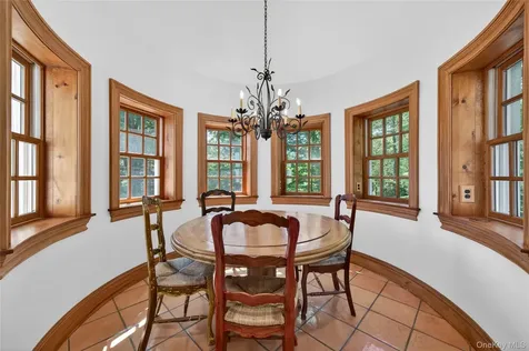 10 Greenwich Avenue Central Valley NY 10917