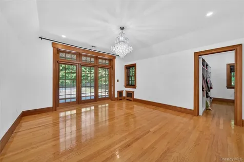 10 Greenwich Avenue Central Valley NY 10917