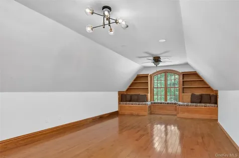 10 Greenwich Avenue Central Valley NY 10917