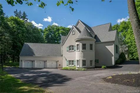 10 Greenwich Avenue Central Valley NY 10917