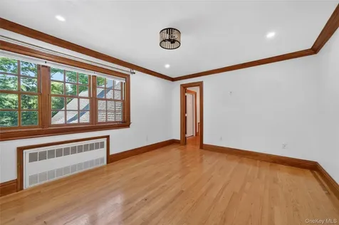 10 Greenwich Avenue Central Valley NY 10917