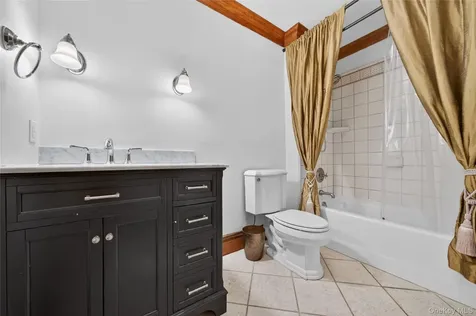 10 Greenwich Avenue Central Valley NY 10917