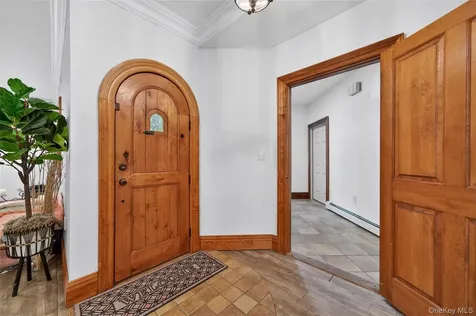 10 Greenwich Avenue Central Valley NY 10917