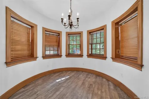10 Greenwich Avenue Central Valley NY 10917