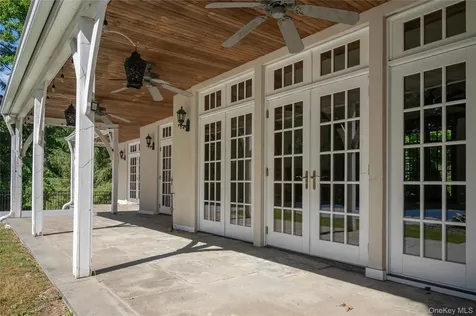 10 Greenwich Avenue Central Valley NY 10917