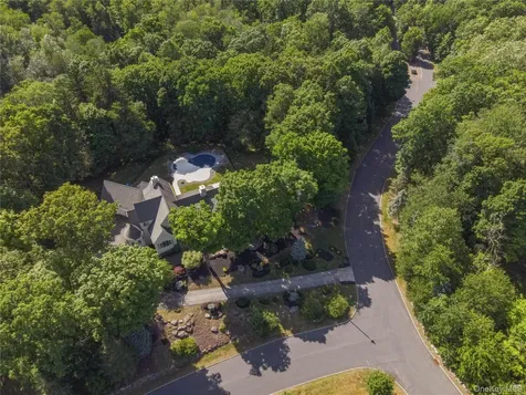 10 Greenwich Avenue Central Valley NY 10917