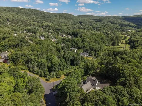 10 Greenwich Avenue Central Valley NY 10917