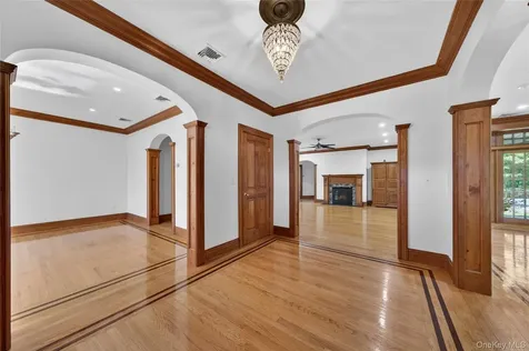10 Greenwich Avenue Central Valley NY 10917