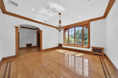 10 Greenwich Avenue Central Valley NY 10917