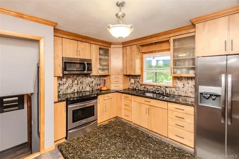 1633 Salt Point Turnpike Pleasant Valley NY 12569