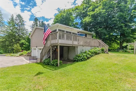 1633 Salt Point Turnpike Pleasant Valley NY 12569