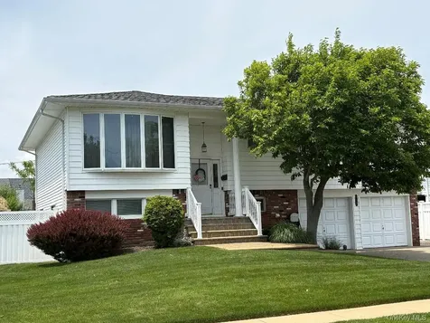 202 W End Avenue Massapequa NY 11758