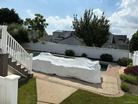 202 W End Avenue Massapequa NY 11758