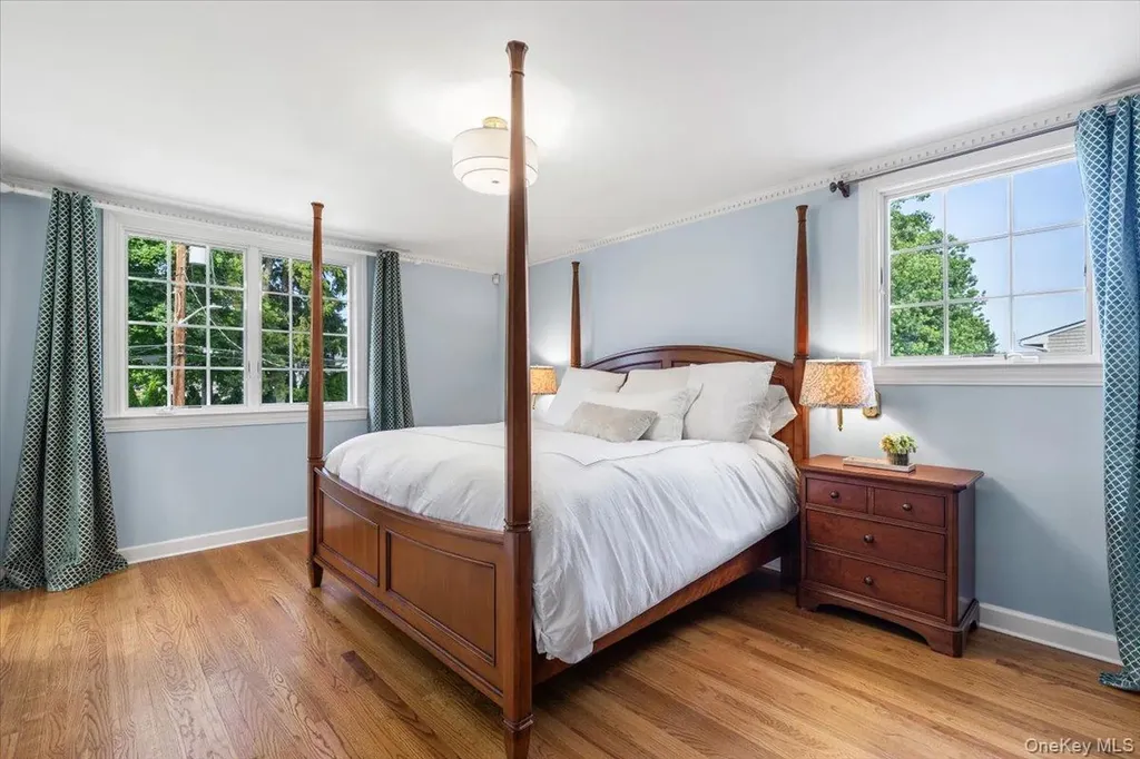 22 Potters Lane New Rochelle NY 10805