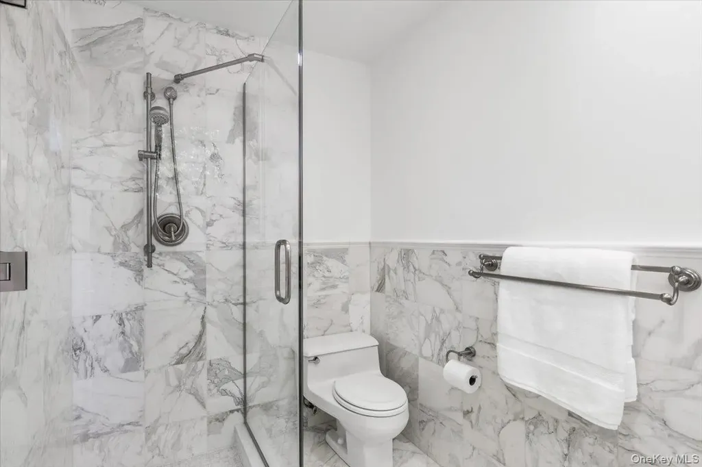 22 Potters Lane New Rochelle NY 10805