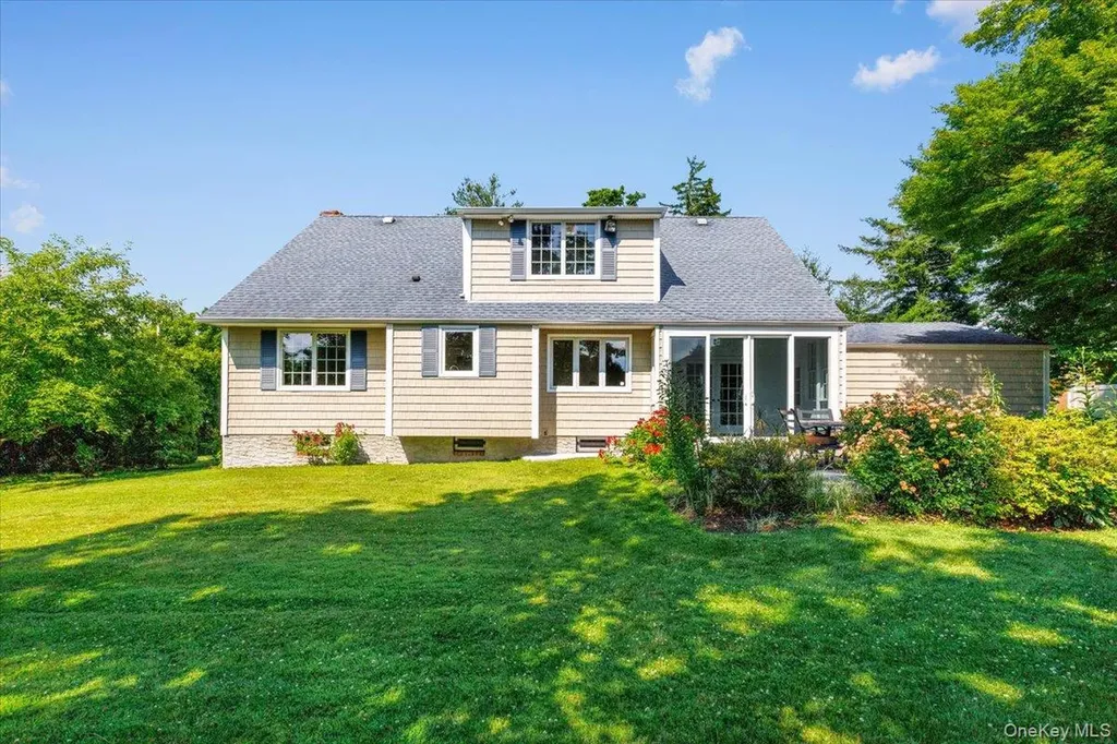 22 Potters Lane New Rochelle NY 10805