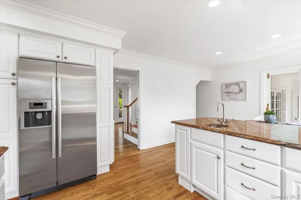 22 Potters Lane New Rochelle NY 10805
