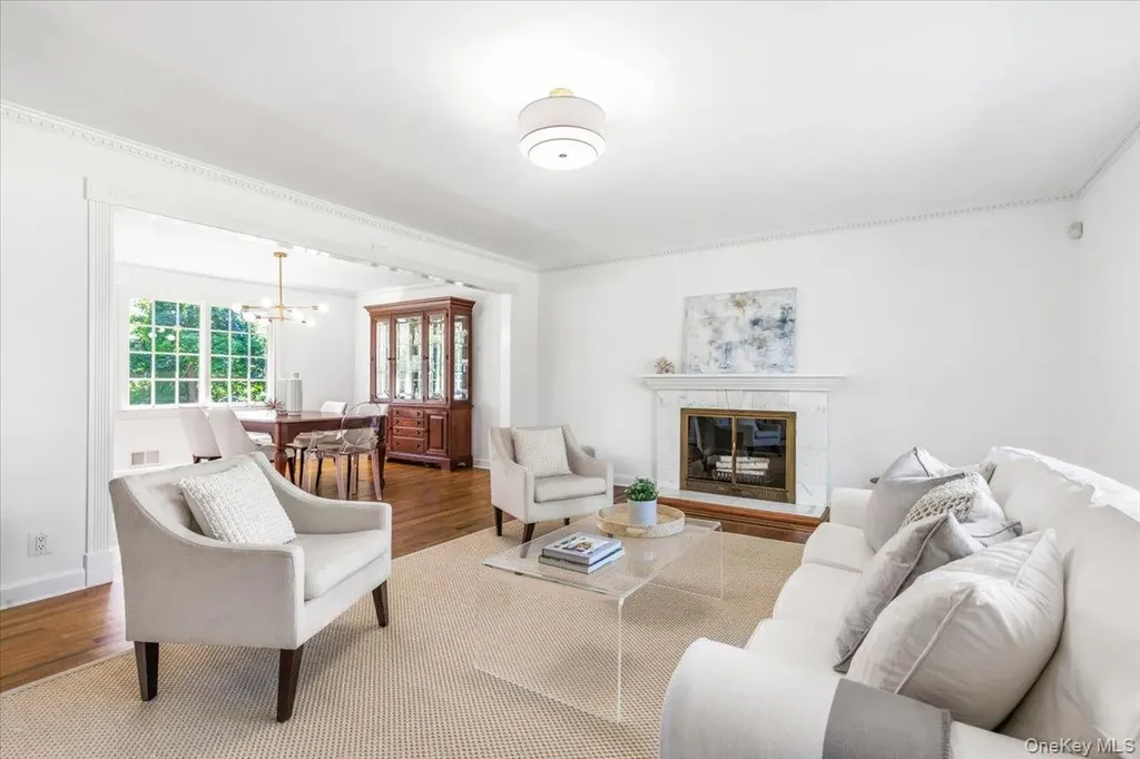 22 Potters Lane New Rochelle NY 10805