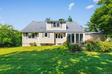 22 Potters Lane New Rochelle NY 10805