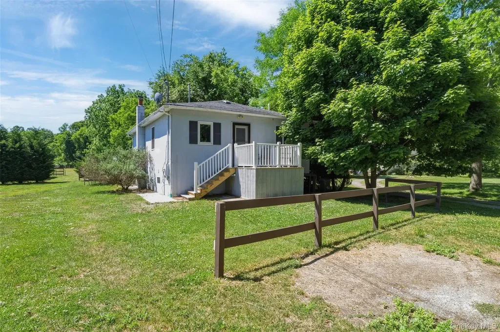 2 North Street Manorville NY 11949