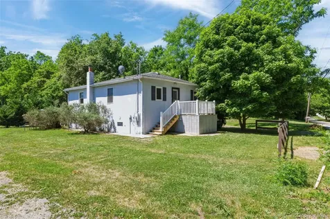 2 North Street Manorville NY 11949