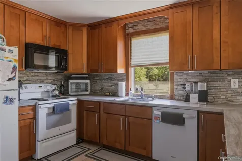 2 North Street Manorville NY 11949