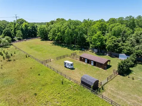 2 North Street Manorville NY 11949