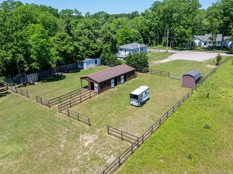 2 North Street Manorville NY 11949