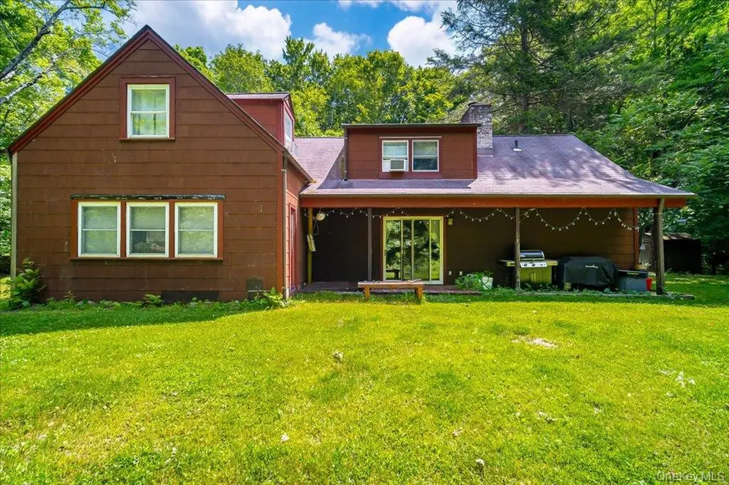 10-12 Woodlea Road Salt Point NY 12578
