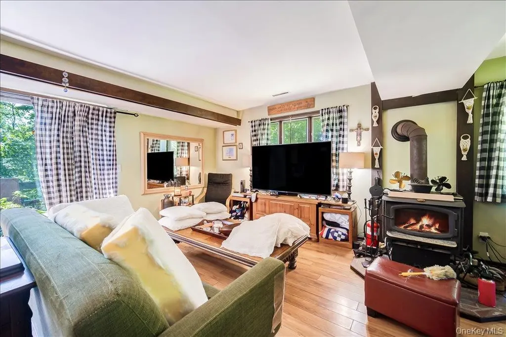 10-12 Woodlea Road Salt Point NY 12578