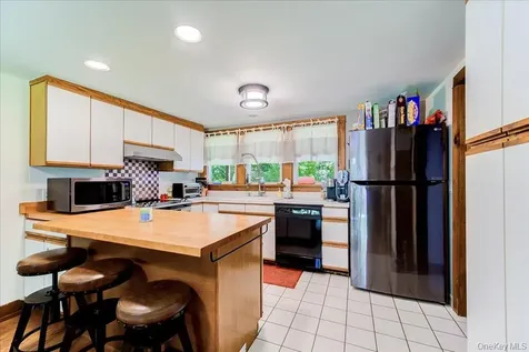 10-12 Woodlea Road Salt Point NY 12578
