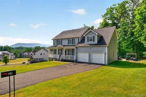 28 Ardmore Street Cornwall NY 12553